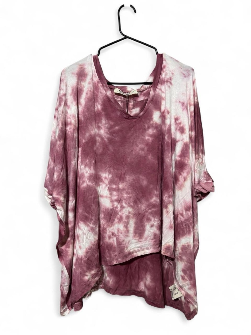 Three Birds Nest Relaxed Tie-Dye Women’s Top in Mauve and White